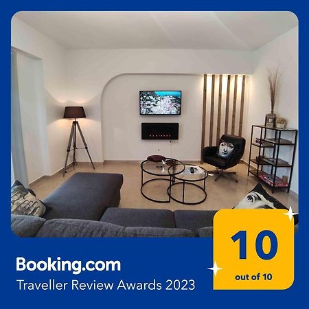 Grey Swan - Modern & Stylish Apartment With Private Parking Volos Eksteriør bilde