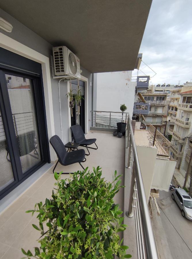 Grey Swan - Modern & Stylish Apartment With Private Parking Volos Eksteriør bilde