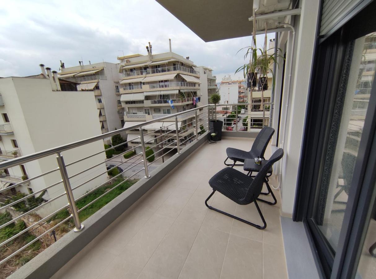 Grey Swan - Modern & Stylish Apartment With Private Parking Volos Eksteriør bilde