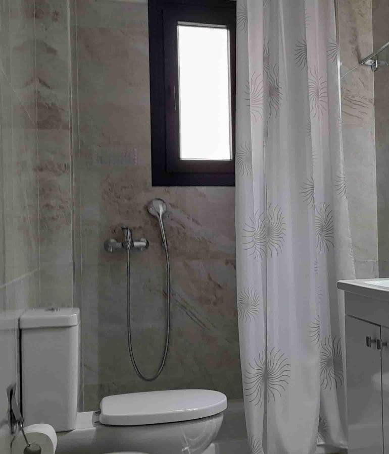 Grey Swan - Modern & Stylish Apartment With Private Parking Volos Eksteriør bilde
